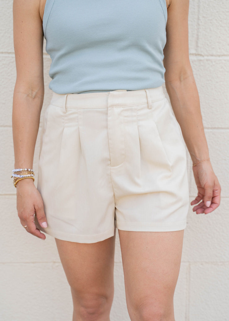 dusty air pleated shorts