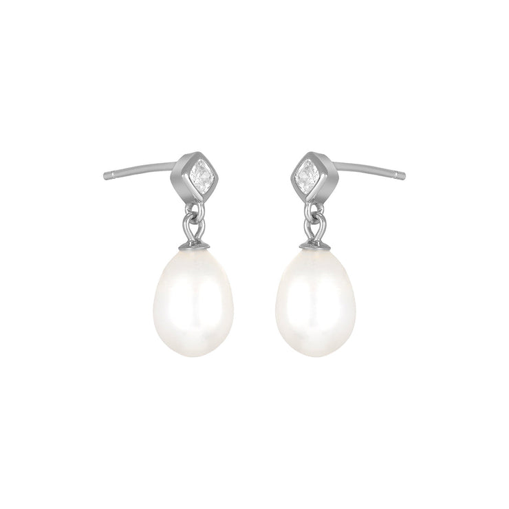 mae pearl studs