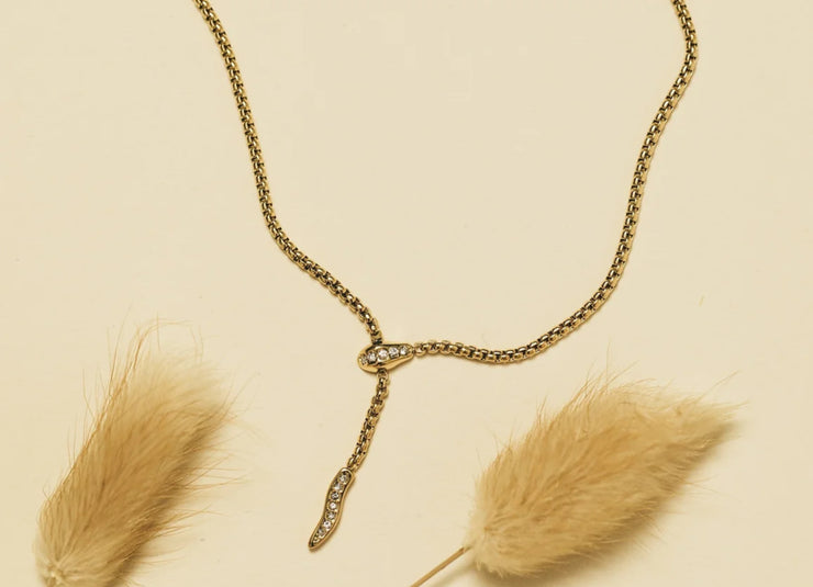 the liv lariat necklace